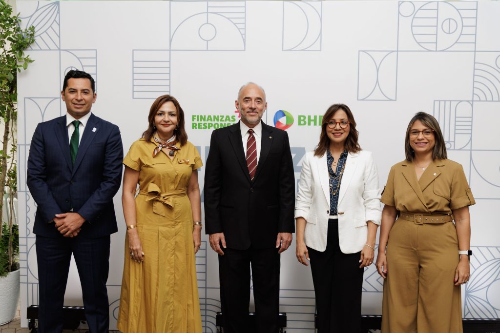 Finanzas plateadas bhd